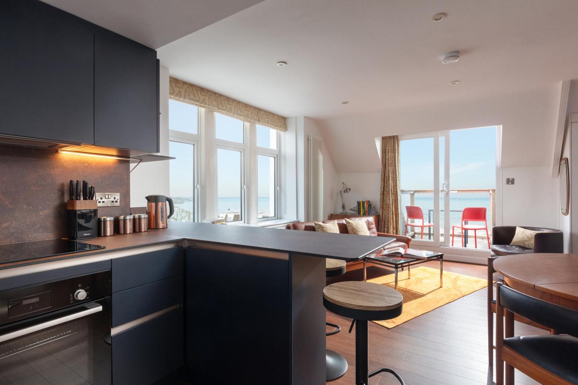 Chelsea House Holiday Apartments Фалмът Стая снимка