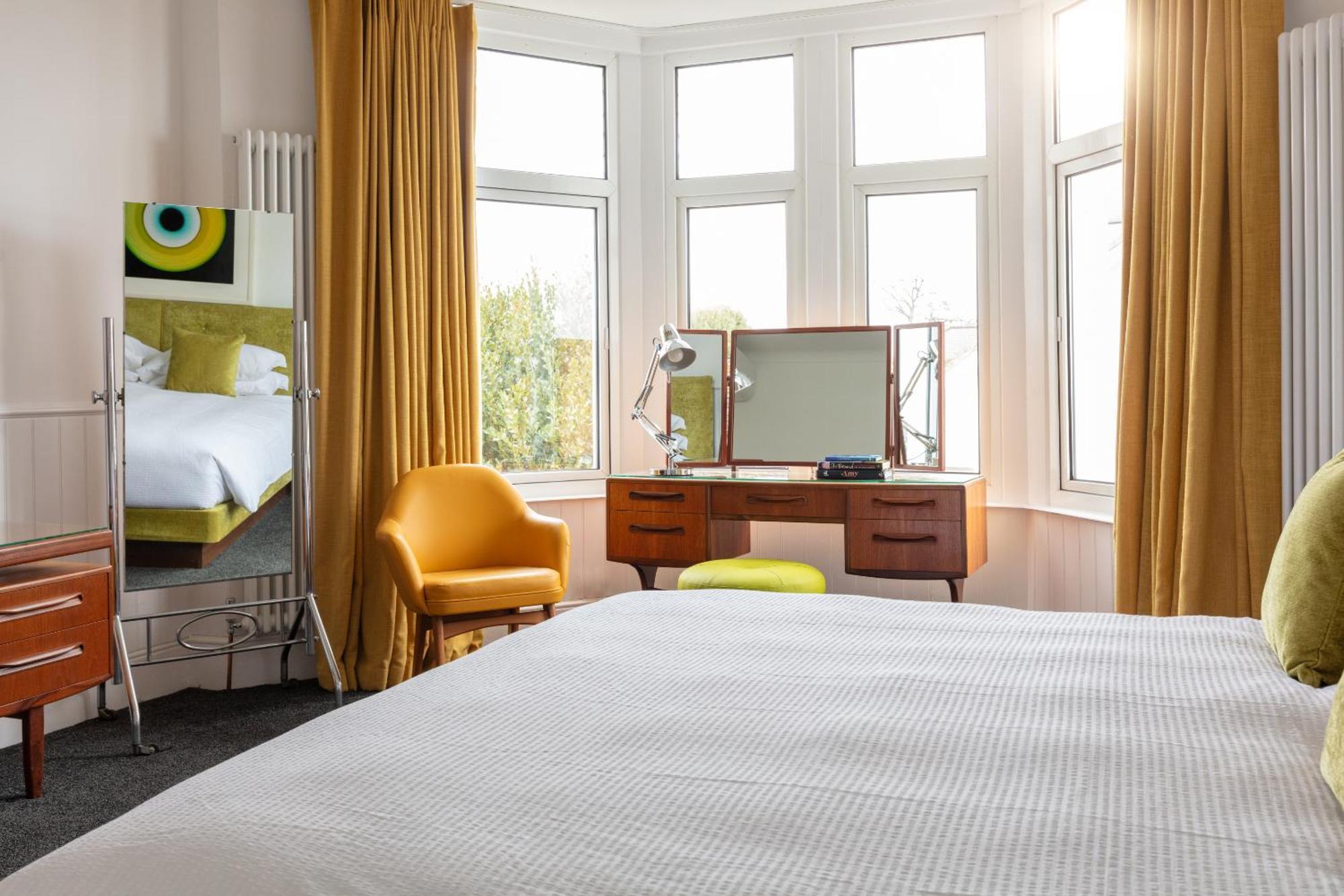 Chelsea House Holiday Apartments Фалмът Стая снимка