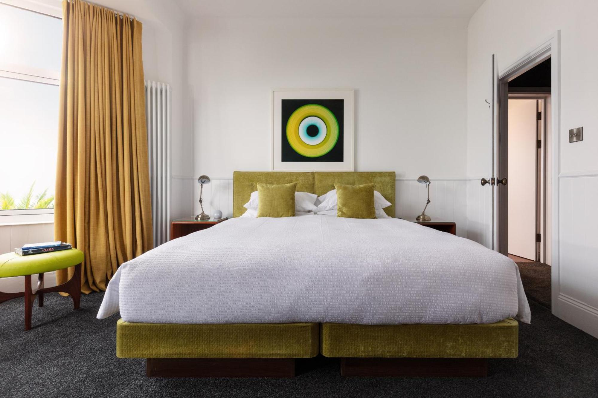 Chelsea House Holiday Apartments Фалмът Стая снимка